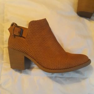 Qupid Ankle Boots